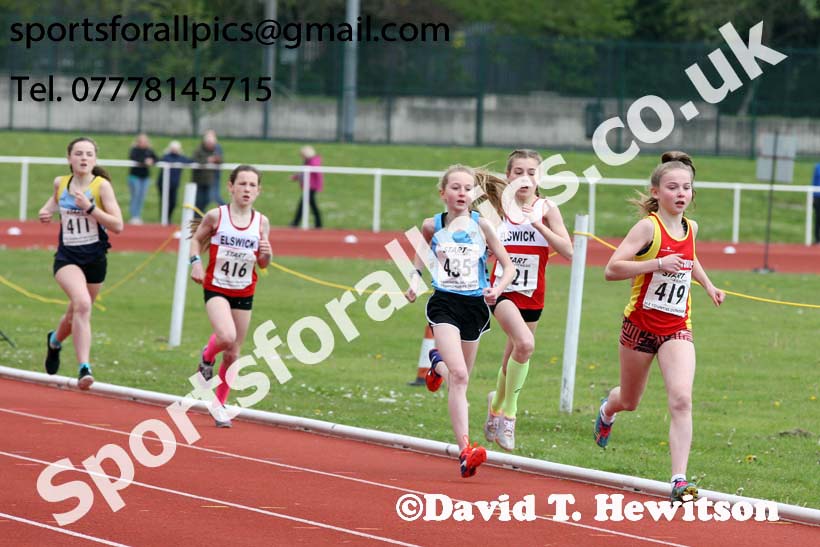 Girls under-13s 800 metres, 2019 North Eastern Track and Field Champs., Middlesbrough. Photo:  David T. Hewitson/Sports for All Pics